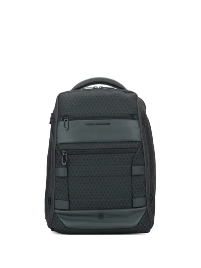 Piquadro Logo-plaque Backpack In Green