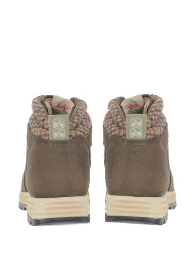 Autry Low Top Sneakers With Round Toe And Ridged Sole In Brown