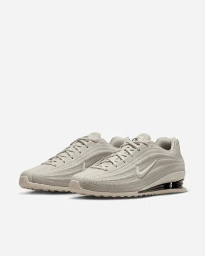 Nike Shox Z | Beige | Size: In Gold