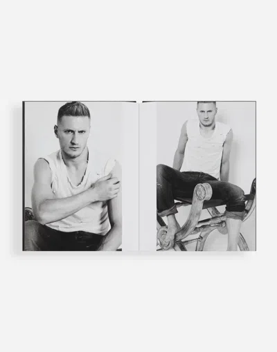 Dolce & Gabbana Dolce&gabbana Campioni - English Edition In Gray