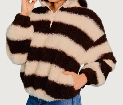 Le Lis Breah Fleece Pullover Jacket In Brown & Cream In Brown