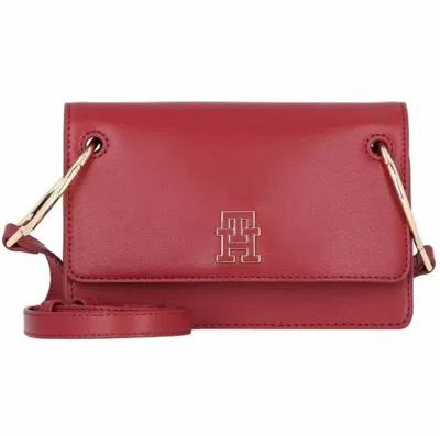 Tommy Hilfiger Logo Plaque Chic Red Shoulder Bag In Red