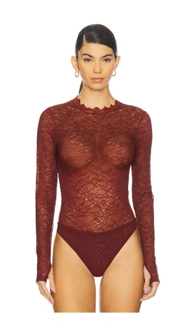 Alice And Olivia Taeyn Lace Crew Neck Bodysuit In Burgundy