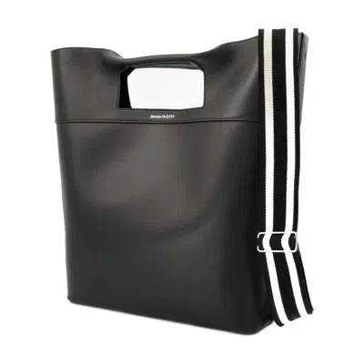 Alexander Mcqueen The Square Bow Ns Handbag In Black