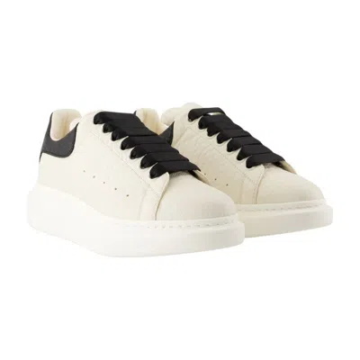 Alexander Mcqueen Black And White Low Top Sneakers With Logo Lettering On The Tongue And Contrasting Heel With Logo Le In White