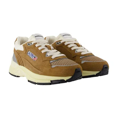 Autry Hyperway Sneakers In Cigar And Silver Mesh And Suede In Brown