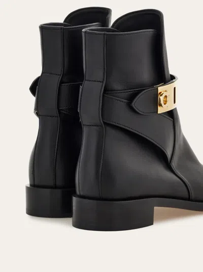 Ferragamo Zanira Leather Ankle Boots In Black