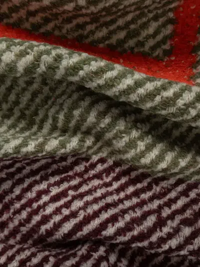 Loewe Logo-intarsia Fringed Scarf In Red