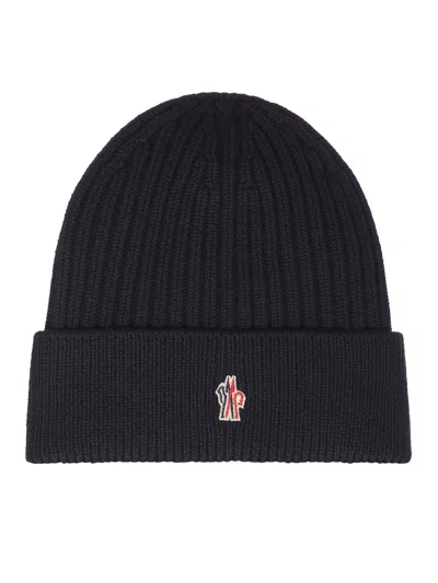 Moncler Ribbed Logo-patch Beanie Hat In Black