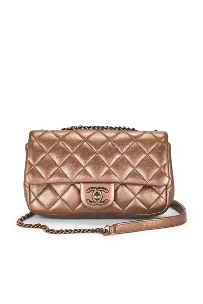 Pre-owned Chanel Lambskin Flap Bag In Gold