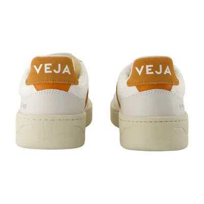 Veja V-90 Leather Sneaker In Neutral
