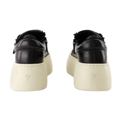 Giuseppe Zanotti Gz94 Maxi Sneakers In Black