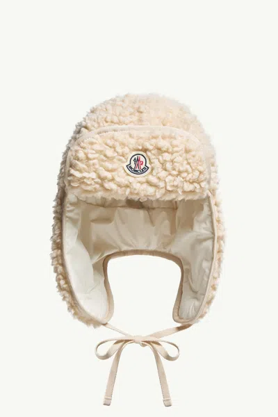 Moncler Logo-patch Tie-fastening Reversible Hat In Brown