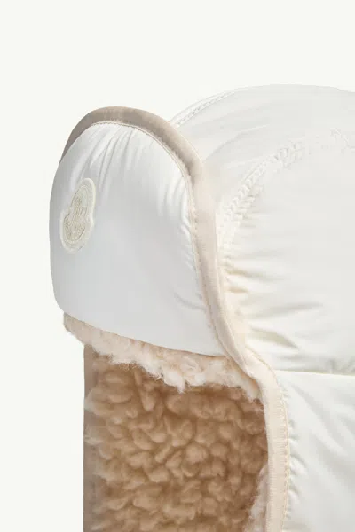 Moncler Logo-patch Tie-fastening Reversible Hat In Brown