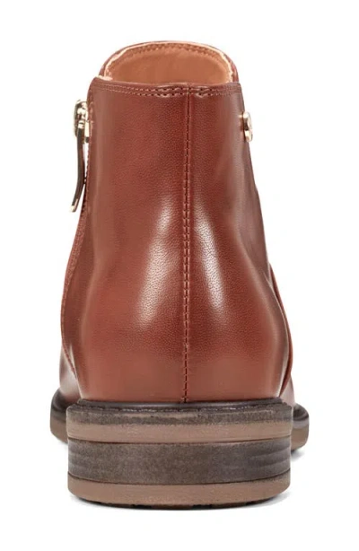 Easy Spirit Jaeson Chelsea Boot In Brown