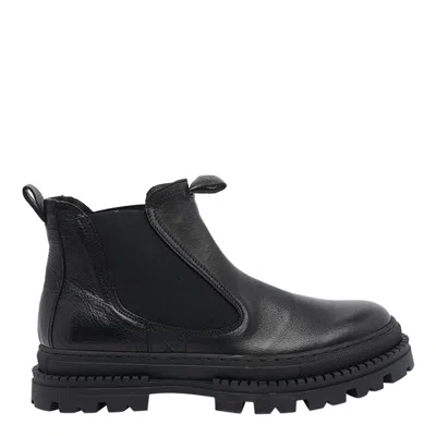 Pawelk's Boots In Black