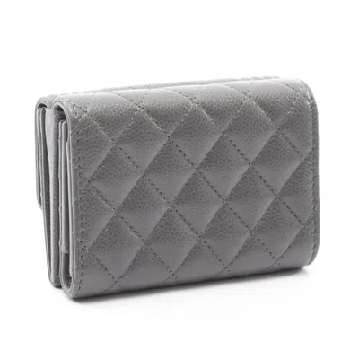 Pre-owned Chanel Gray Leather Wallet (tri-fold) ()
