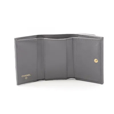Pre-owned Chanel Gray Leather Wallet (tri-fold) ()