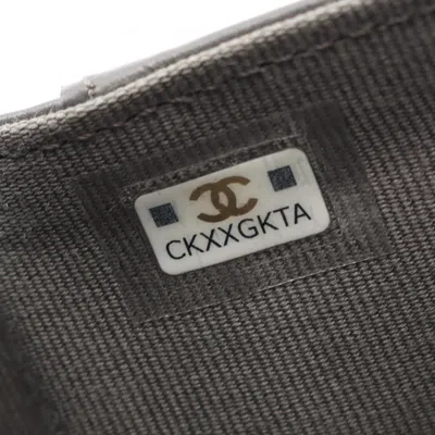 Pre-owned Chanel Gray Leather Wallet (tri-fold) ()