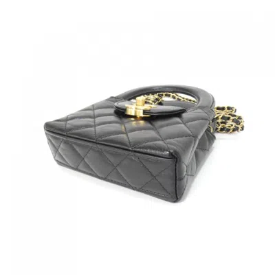 Pre-owned Chanel Matte Gold Leather Shoulder Bag ()
