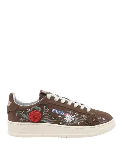 Autry Low-top Sneakers With Floral Embroidery In Rich Brown In Brown