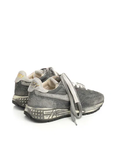 Autry Reelwind Super Vintage Sneakers In Black