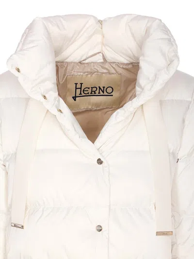 Herno Quilted Cape Jacket High Collar In White