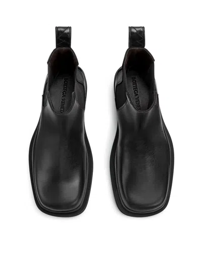 Bottega Veneta Women Ben Leather Chelsea Boots In Black