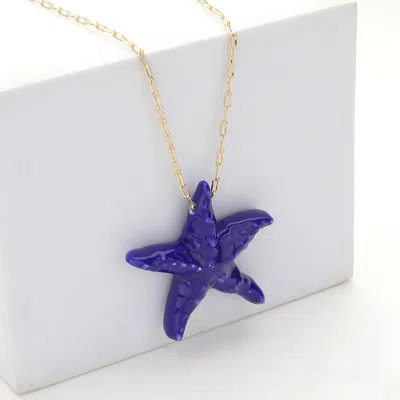 Fashnzfab Starfish Pendant Necklace In Gold
