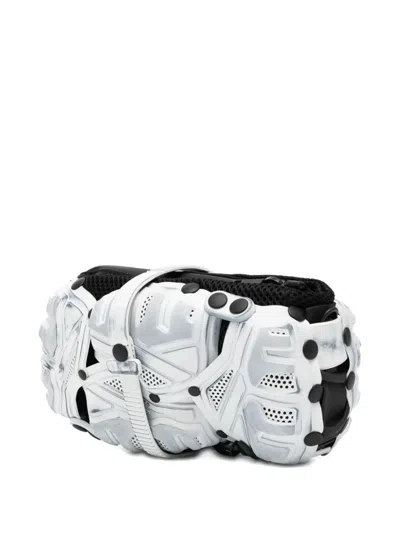 Innerraum Distressed Bag In White