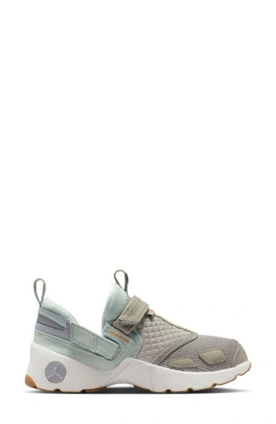 Jordan Trunner Lx Sneaker In Neutral
