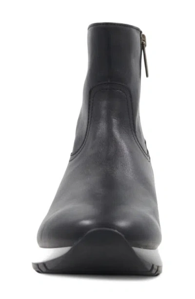 Aquatalia Kit Leather Bootie In Black