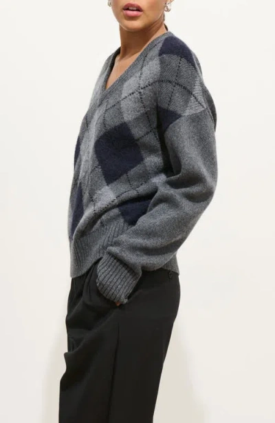 Alex Mill Campbell Argyle Wool Blend V-neck Sweater In Gray
