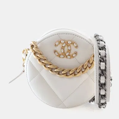 Pre-owned Chanel White Calfskin 19 Round Clutch With Chain