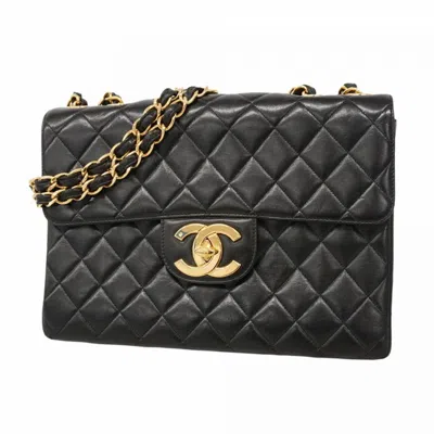Pre-owned Chanel Leather Shoulder Bag () In Black
