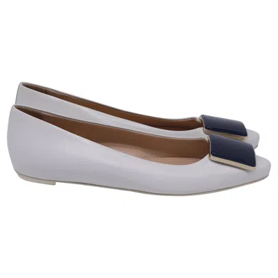 Tod's Square Plate-embellished Ballet Flats In White Leather In White