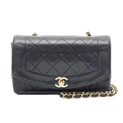 Pre-owned Chanel Lambskin Diana Flap Shoulder Bag In Black