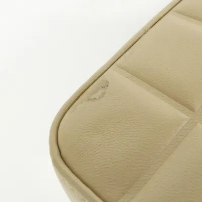 Pre-owned Chanel Light Beige Leather Shoulder Bag () In Sand