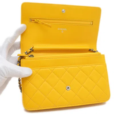 Pre-owned Chanel Yellow Leather Chain/shoulder Wallet ()