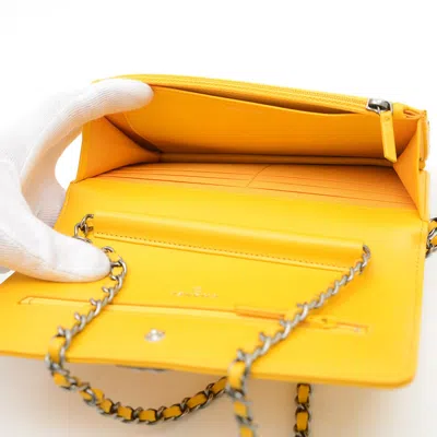 Pre-owned Chanel Yellow Leather Chain/shoulder Wallet ()