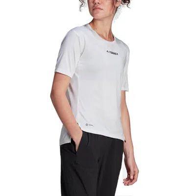 Adidas Originals (wmns) Adidas Terrex Multi T-shirt Asia Sizing 'white'
