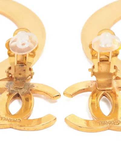 Pre-owned Chanel 1970-1990 Cc Mark Earrings In Gold