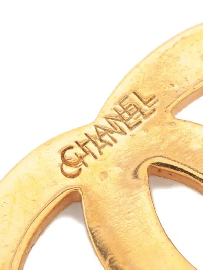Pre-owned Chanel 1970-1990 Cc Mark Earrings In Gold