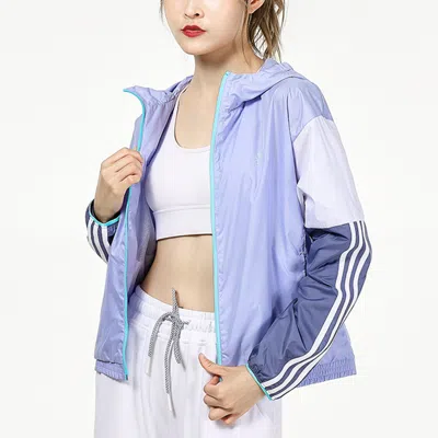Adidas Originals (wmns) Adidas Fi W Wb Color Contrasting Colors Woven Sports Hooded Jacket Light Purple In Blue