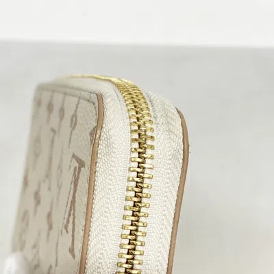 Pre-owned Louis Vuitton Beige Long Wallet (bi-fold) () In Sand