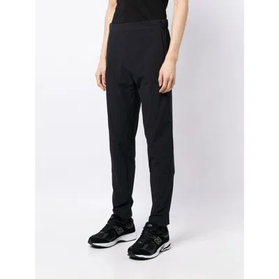 On Running Pants In Black