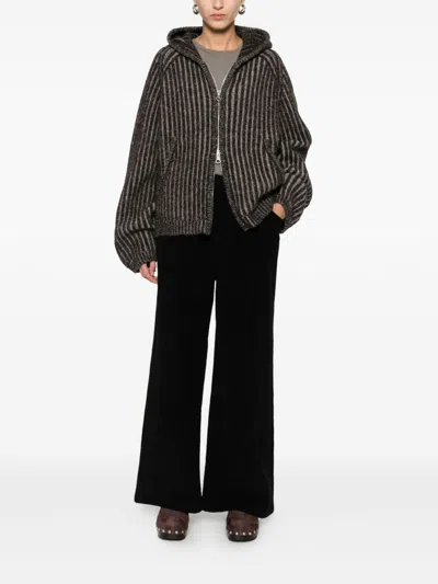 Apuntob Textured Straight Trousers In Black