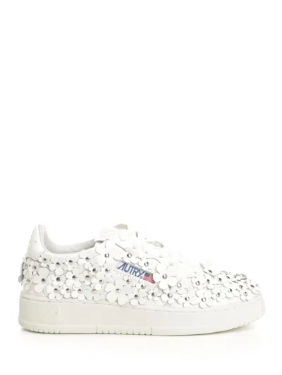 Autry Low-top Sneakers With Clean Silhouette And Rounded Toe In White