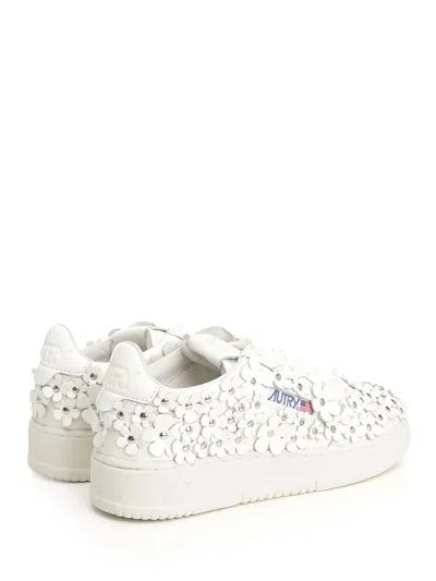 Autry Low-top Sneakers With Clean Silhouette And Rounded Toe In White