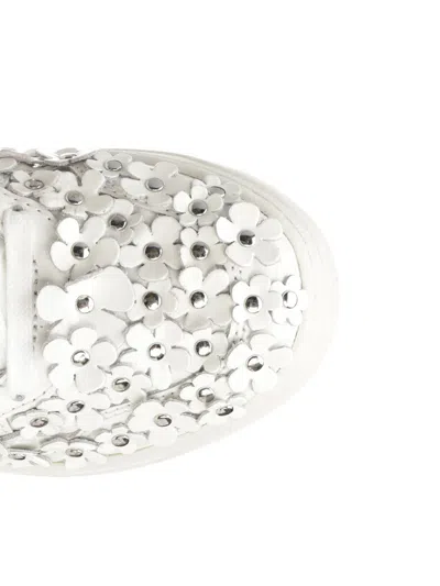 Autry Low-top Sneakers With Clean Silhouette And Rounded Toe In White